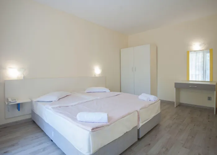 Отель Mariner's 4*